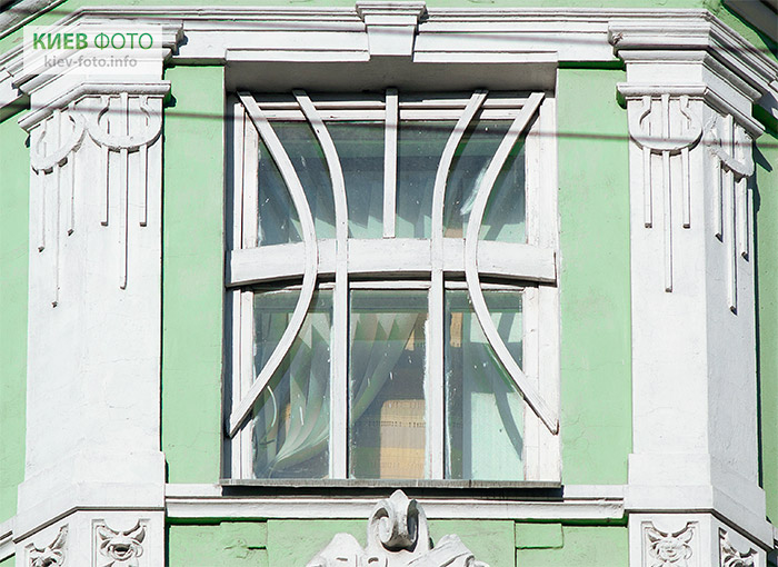 Балкон, ул. Б. Житомирская 10