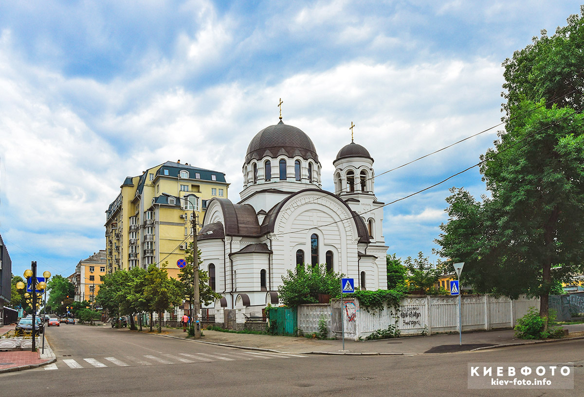 Свято-Введенская церковь на Подоле с приделом Александра Невского. 