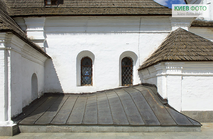 Трапезная церковь Иоанна Богослова Златоверхого монастыря