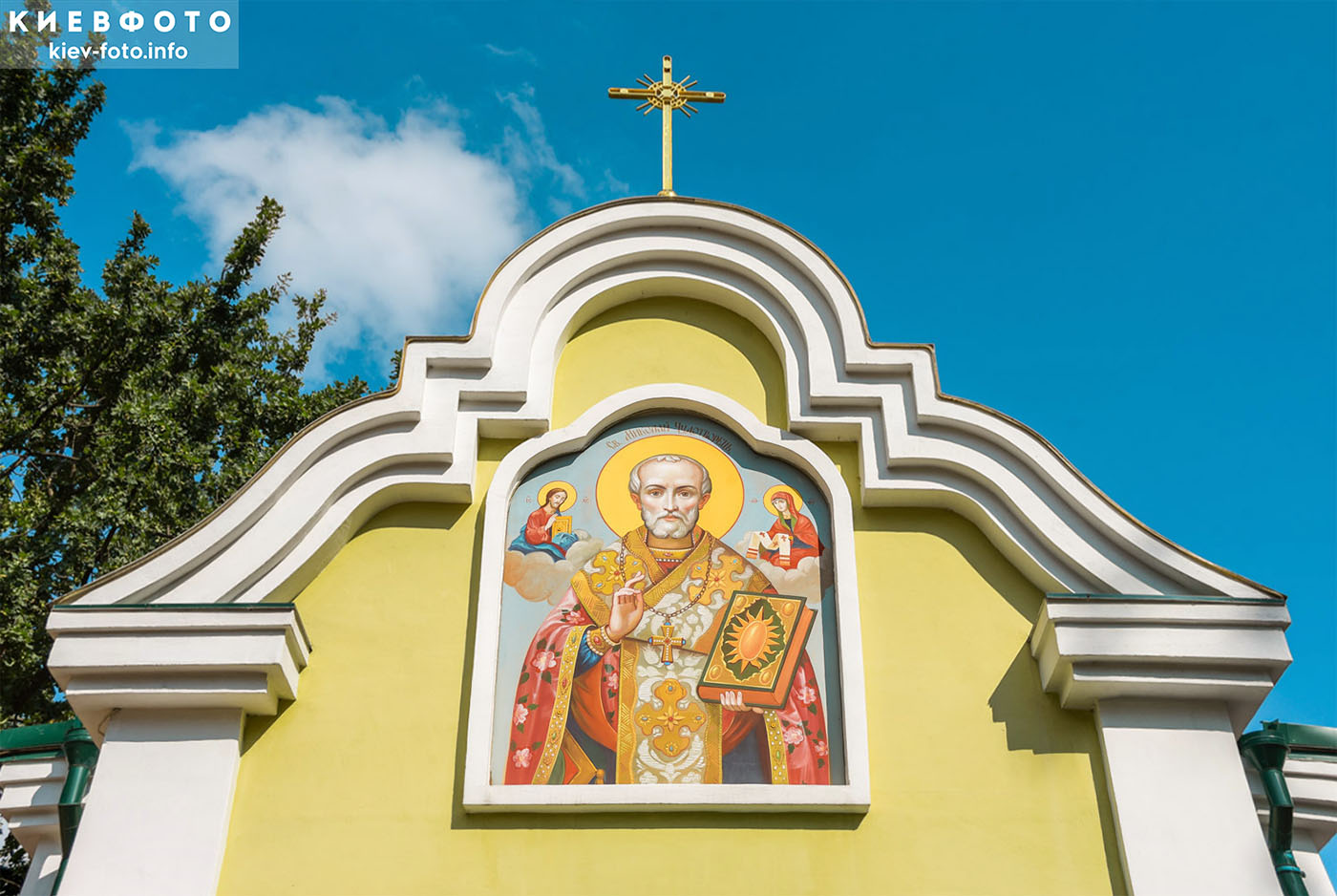 Иконы святого Николая на фасадах киевских церквей