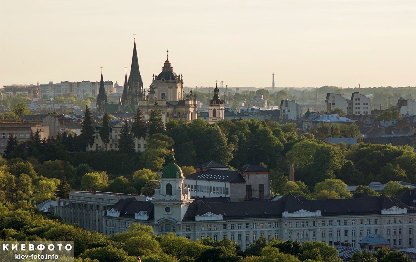 Собор святого Юра во Львове. Вид с ратуши