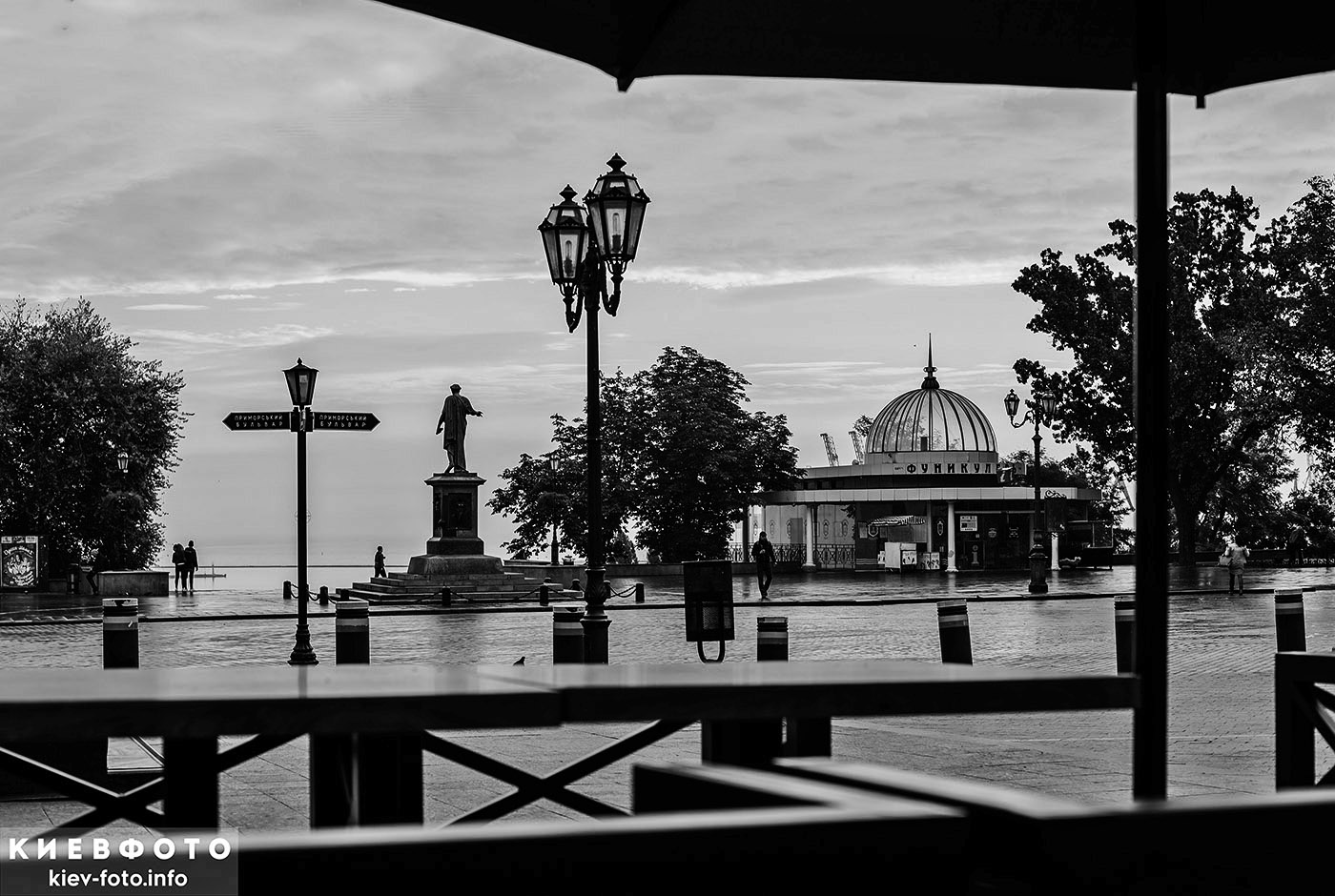 100 черно-белых фотографий Одессы