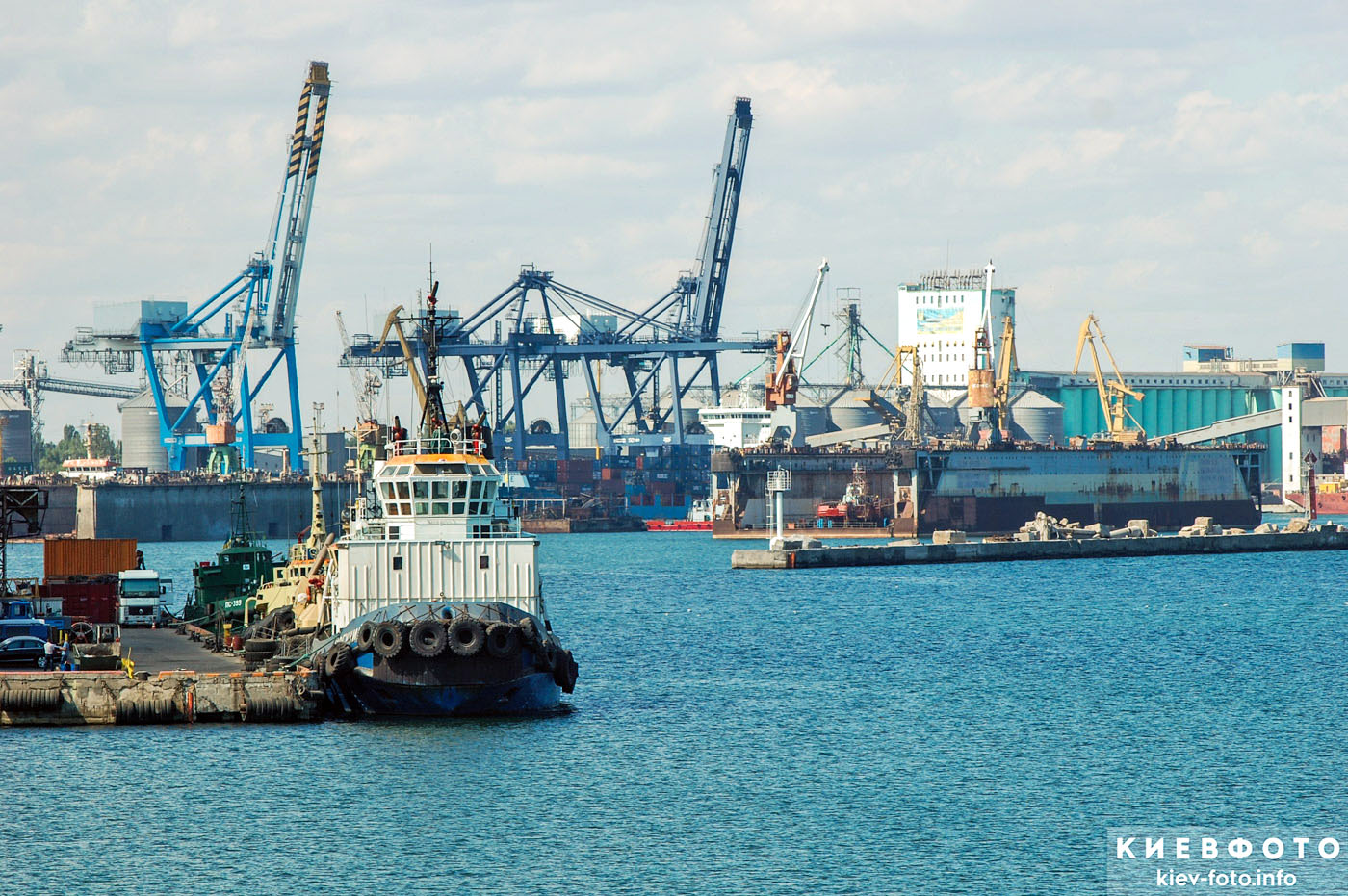Грузовые краны Одесского порта